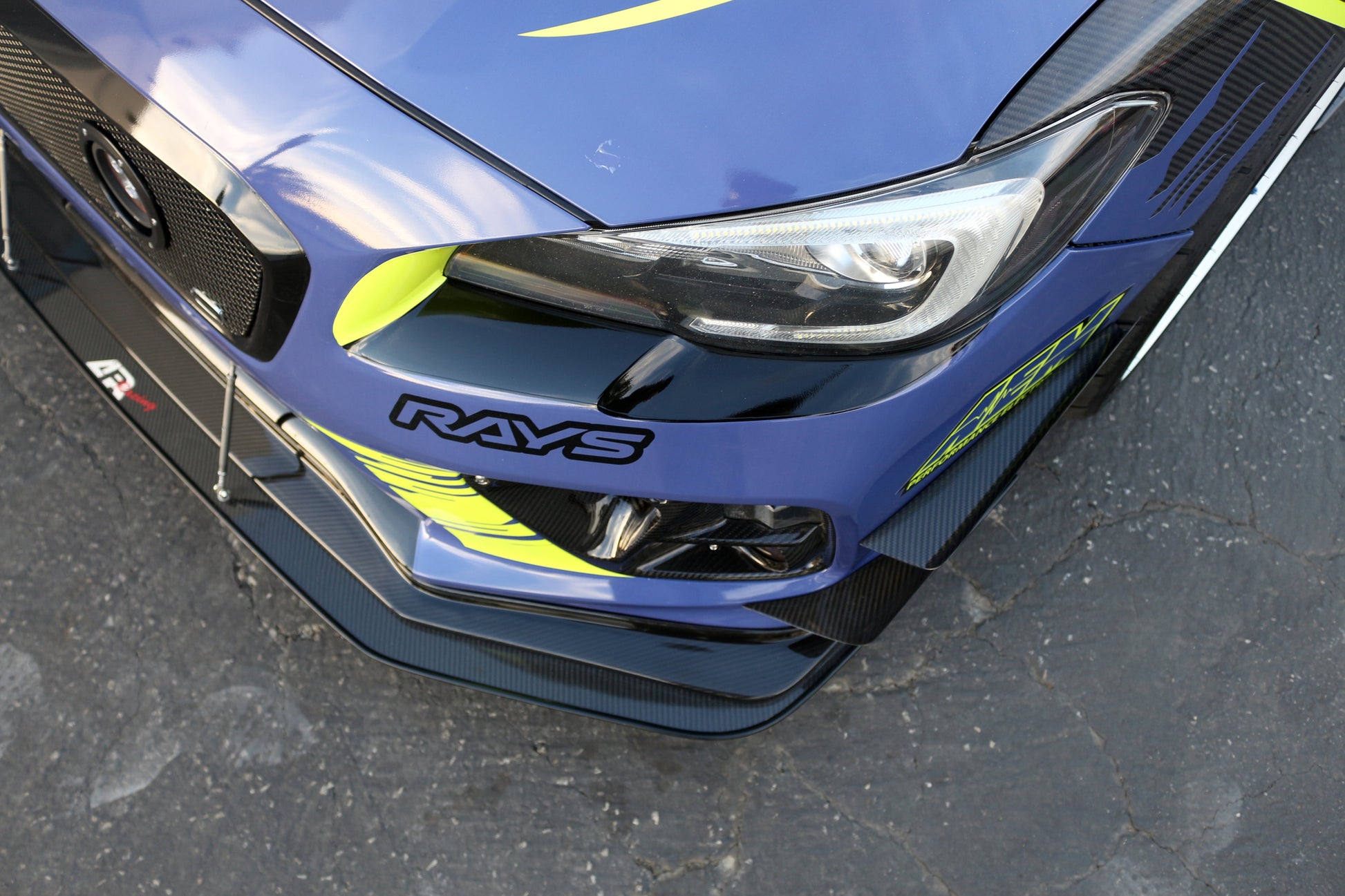 APR PERFORMANCE CARBON FIBRE CANARD