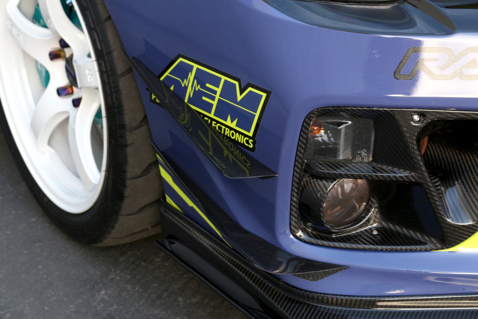 APR PERFORMANCE CARBON FIBRE CANARD