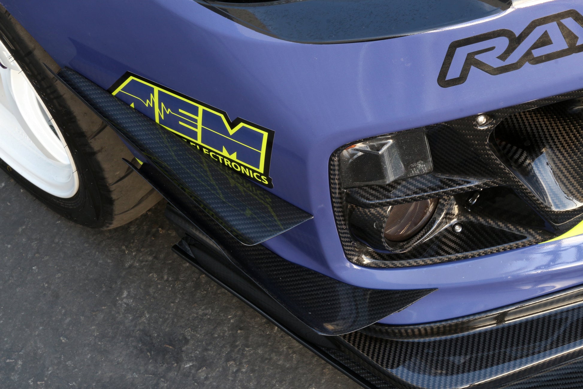 APR PERFORMANCE CARBON FIBRE CANARD
