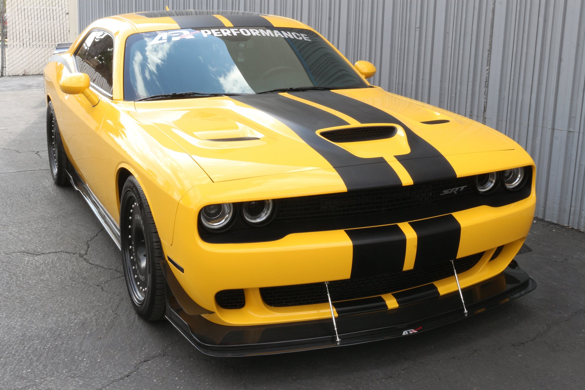 APR PERFORMANCE CARBON FIBRE FRONT WIND SPLITTER W/RODS