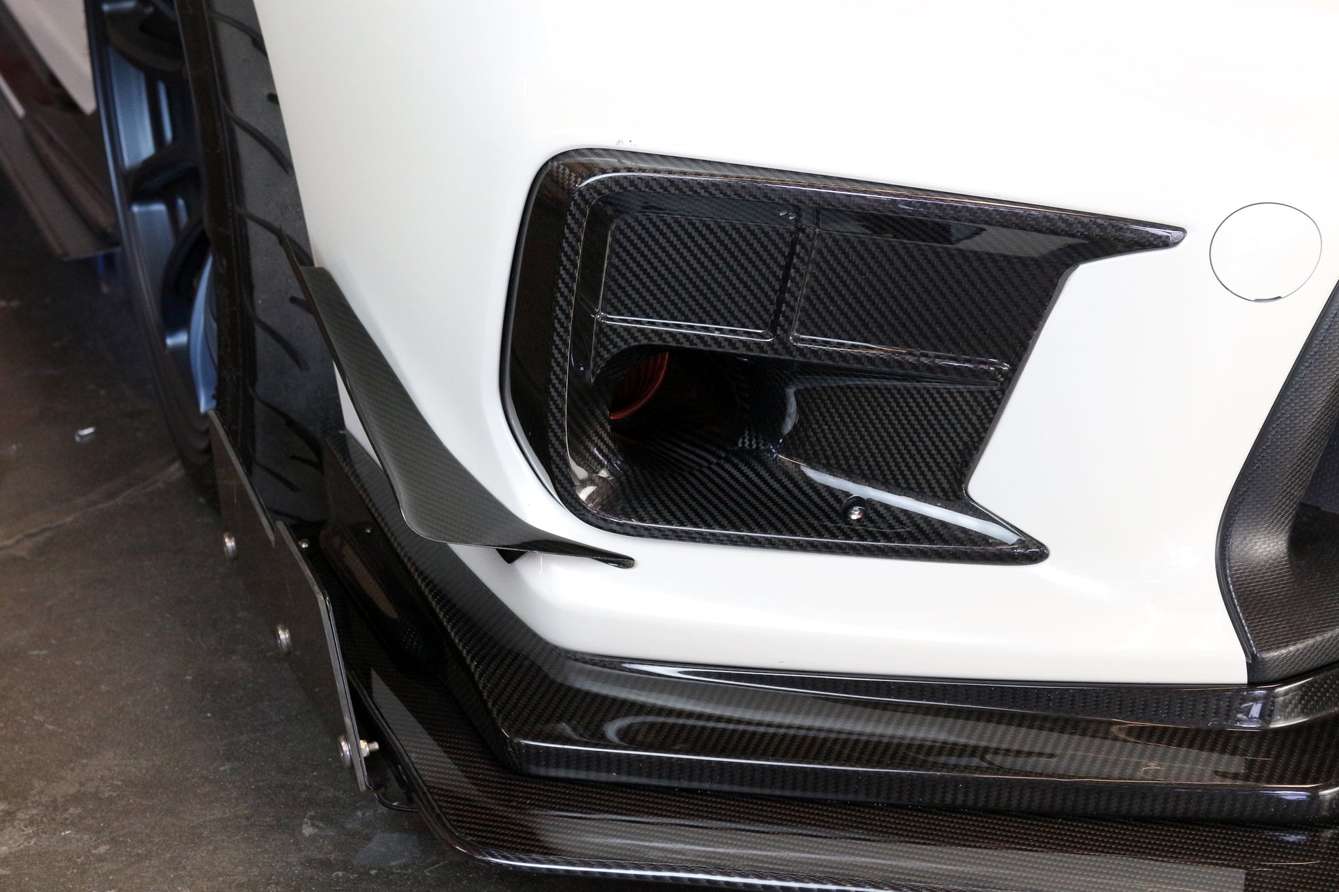 APR PERFORMANCE CARBON FIBRE FRONT BUMPER BOTTOM CANARDS