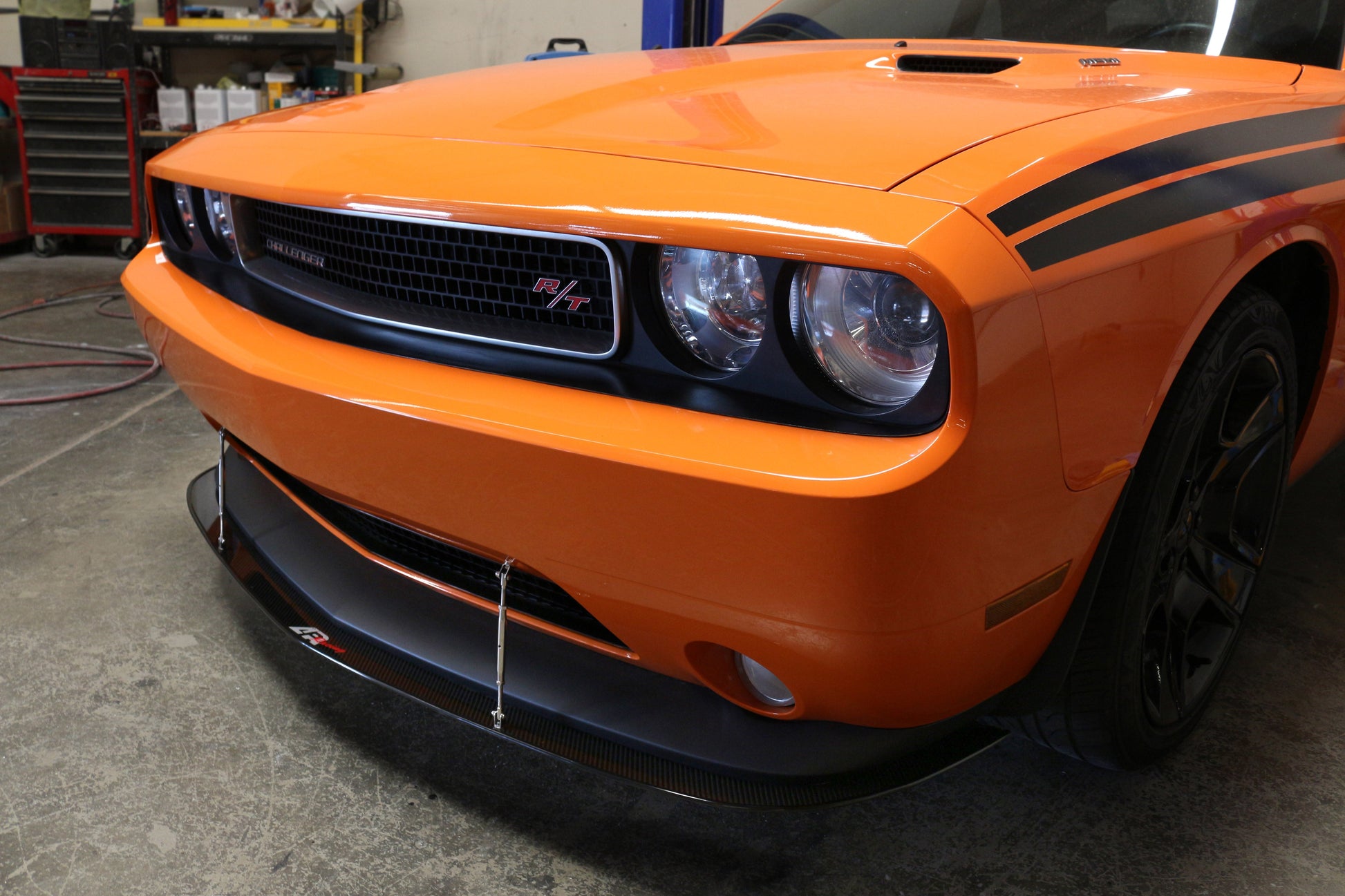 APR PERFORMANCE CARBON FIBRE FRONT WIND SPLITTER W/RODS