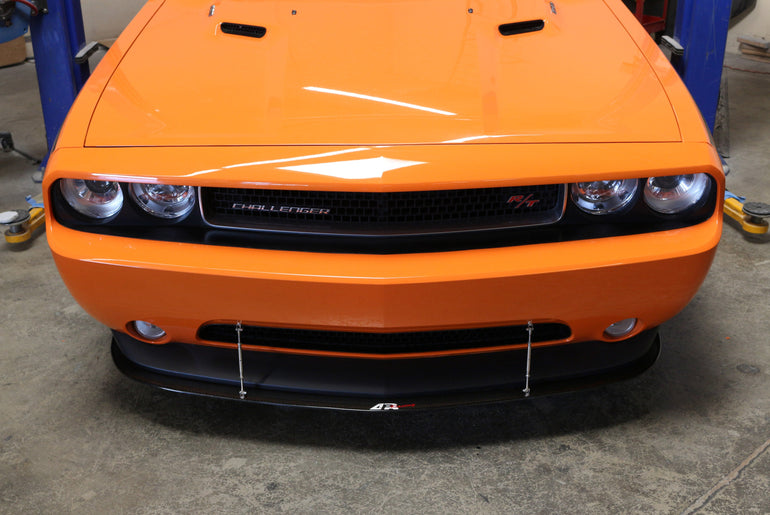 APR PERFORMANCE CARBON FIBRE FRONT WIND SPLITTER W/RODS