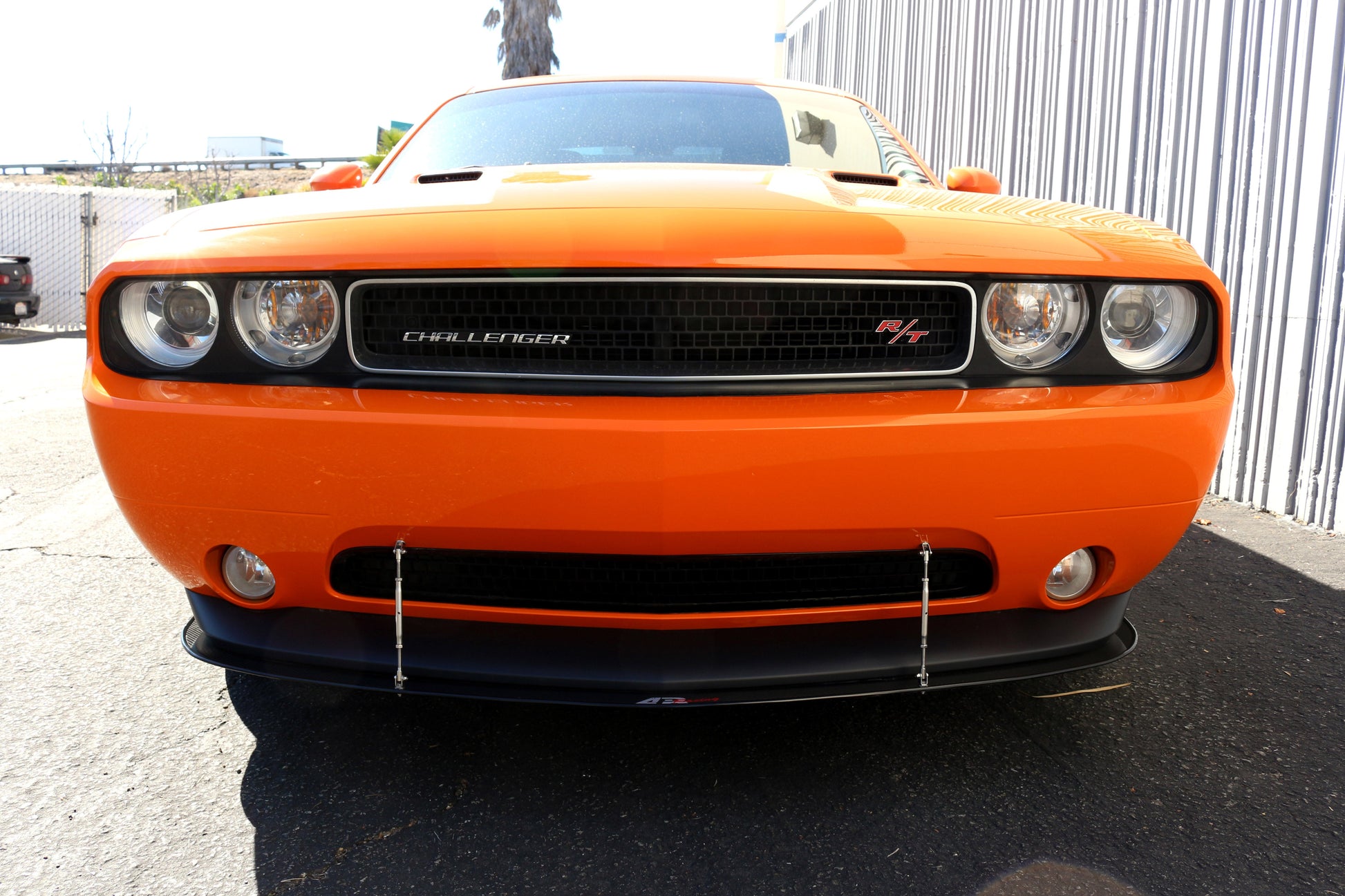 APR PERFORMANCE CARBON FIBRE FRONT WIND SPLITTER W/RODS