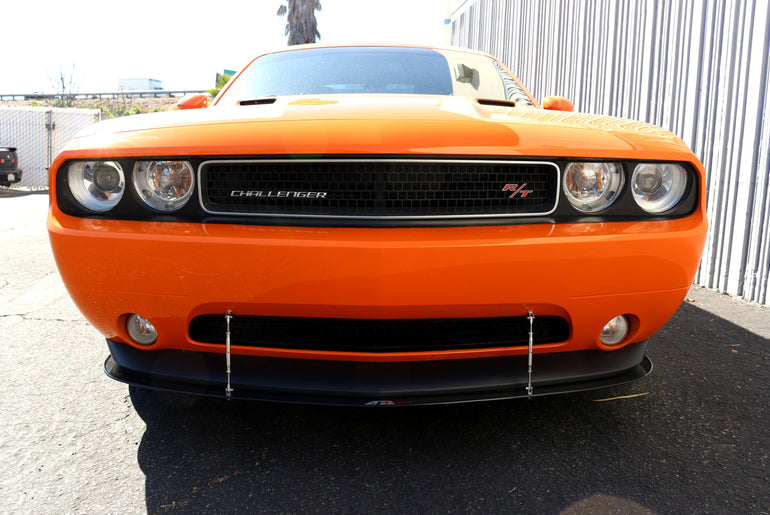 APR PERFORMANCE CARBON FIBRE FRONT WIND SPLITTER W/RODS