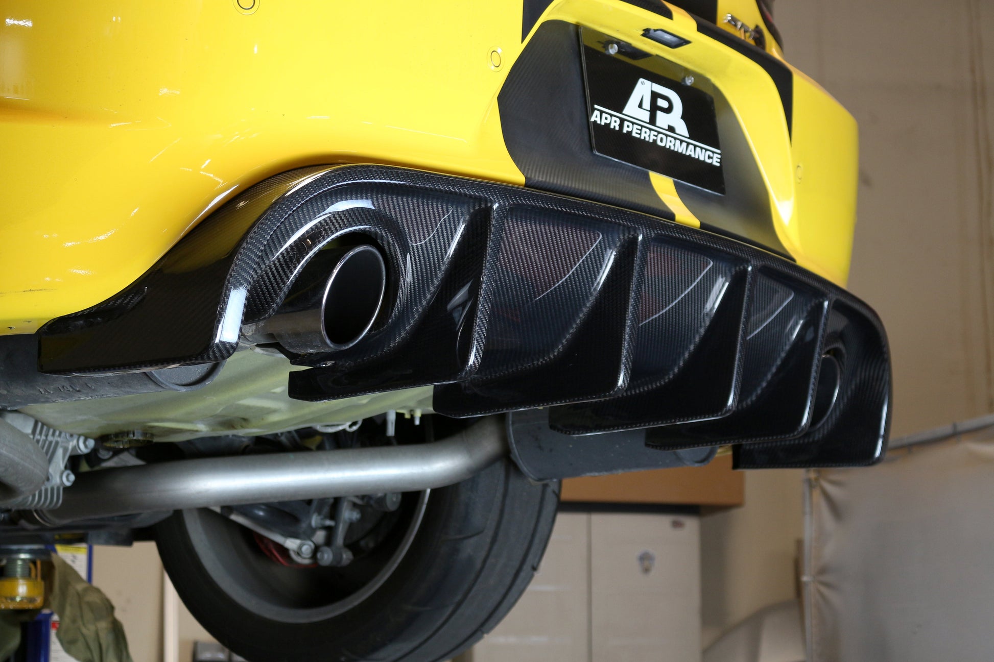 APR PERFORMANCE CARBON FIBRE REAR DIFFUSER