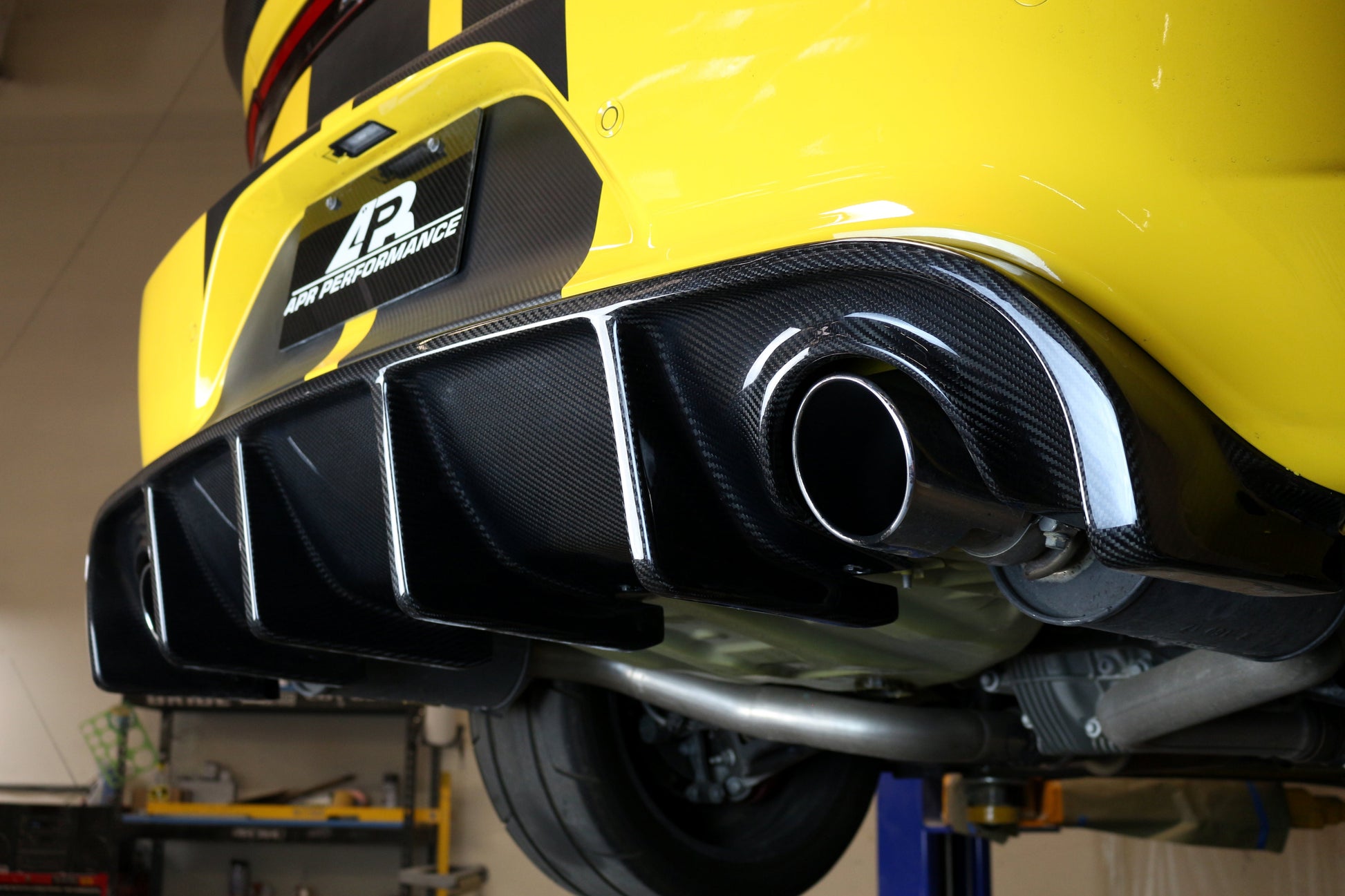 APR PERFORMANCE CARBON FIBRE REAR DIFFUSER