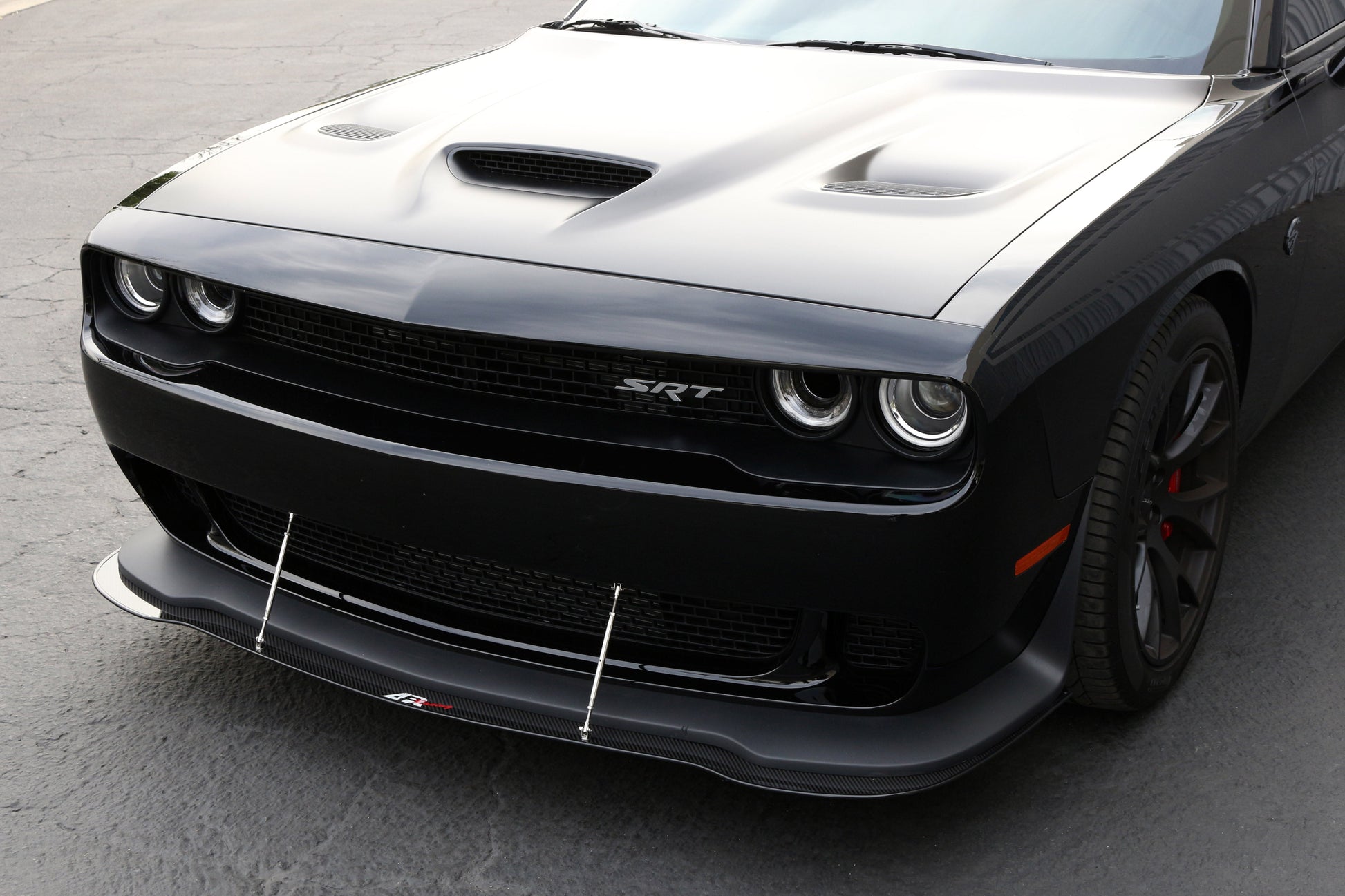 APR PERFORMANCE CARBON FIBRE FRONT WIND SPLITTER W/RODS