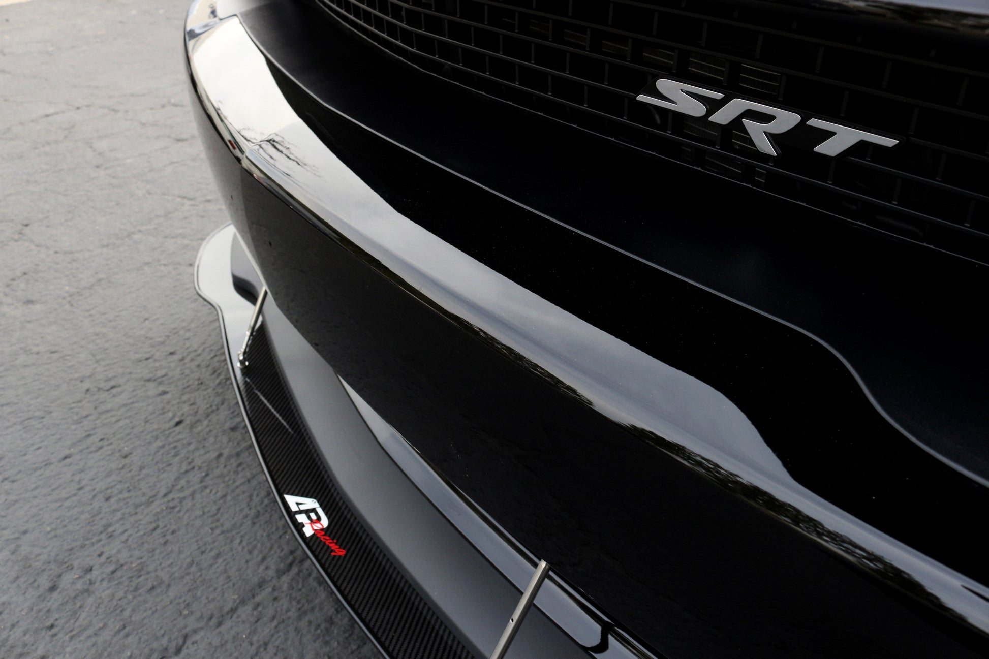 APR PERFORMANCE CARBON FIBRE FRONT WIND SPLITTER W/RODS