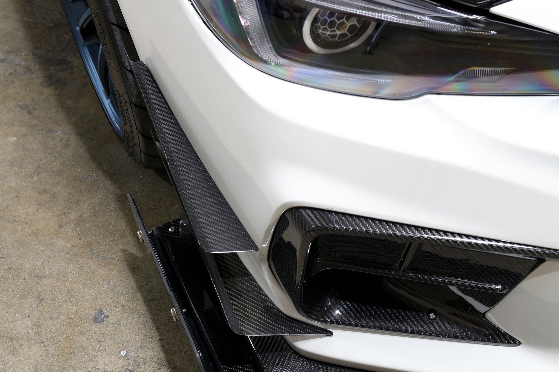 APR PERFORMANCE CARBON FIBRE CANARD