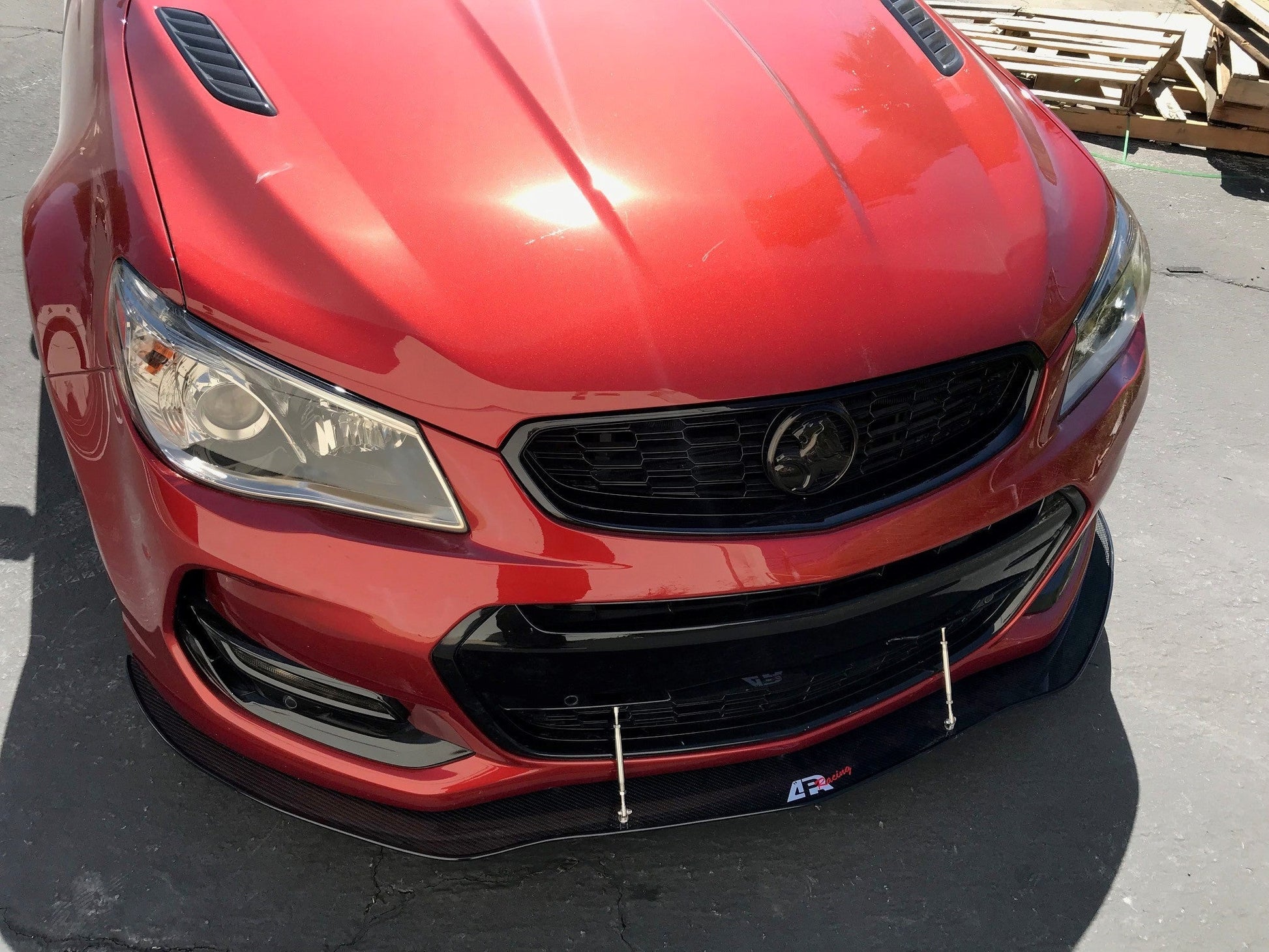 APR PERFORMANCE CARBON FIBRE FRONT WIND SPLITTER W/RODS