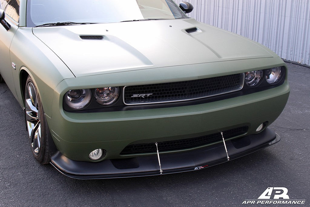 APR PERFORMANCE CARBON FIBRE FRONT WIND SPLITTER W/RODS