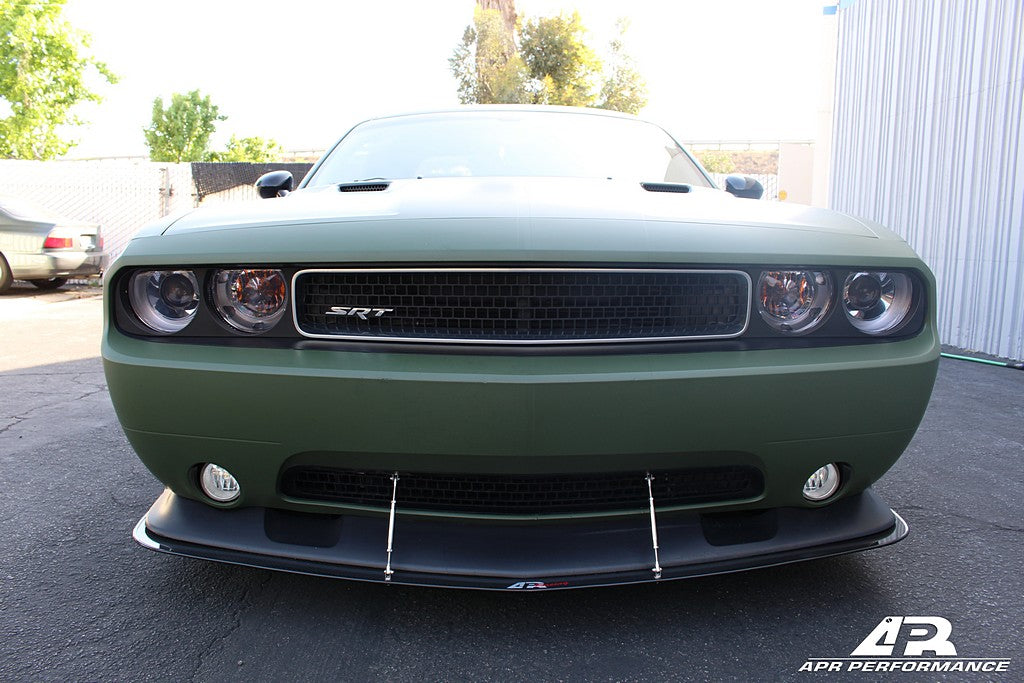 APR PERFORMANCE CARBON FIBRE FRONT WIND SPLITTER W/RODS