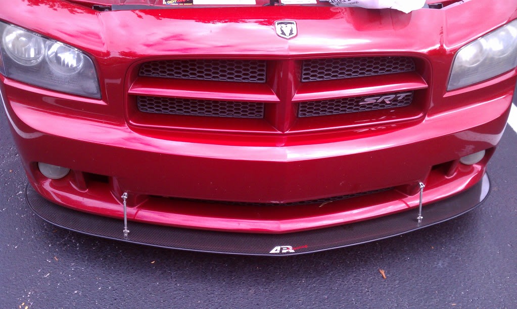 APR PERFORMANCE CARBON FIBRE FRONT WIND SPLITTER W/RODS
