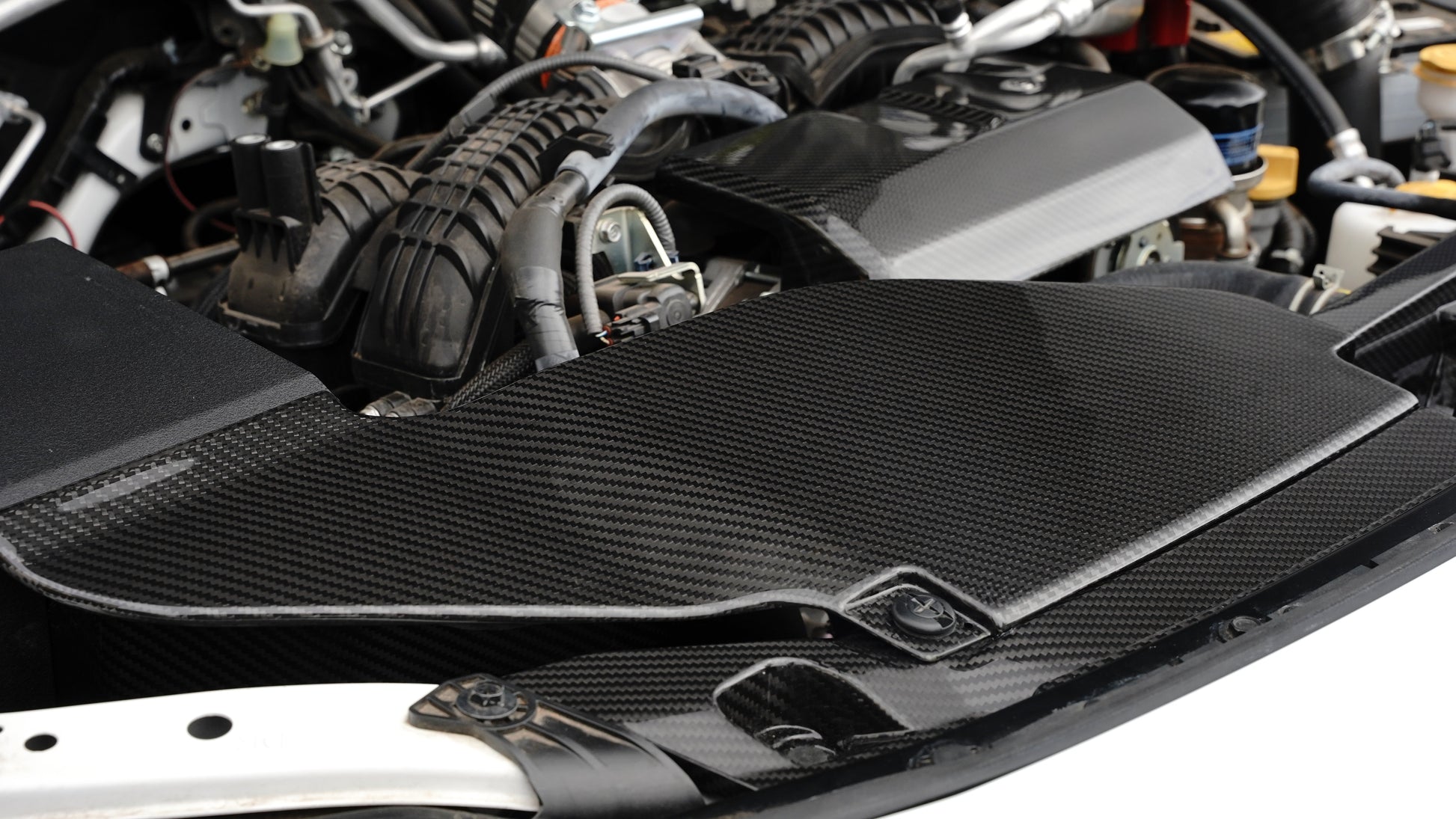 APR PERFORMANCE CARBON FIBRE RADIATOR COOLING PLATE AND INTAKE ENHANCEMENT KIT