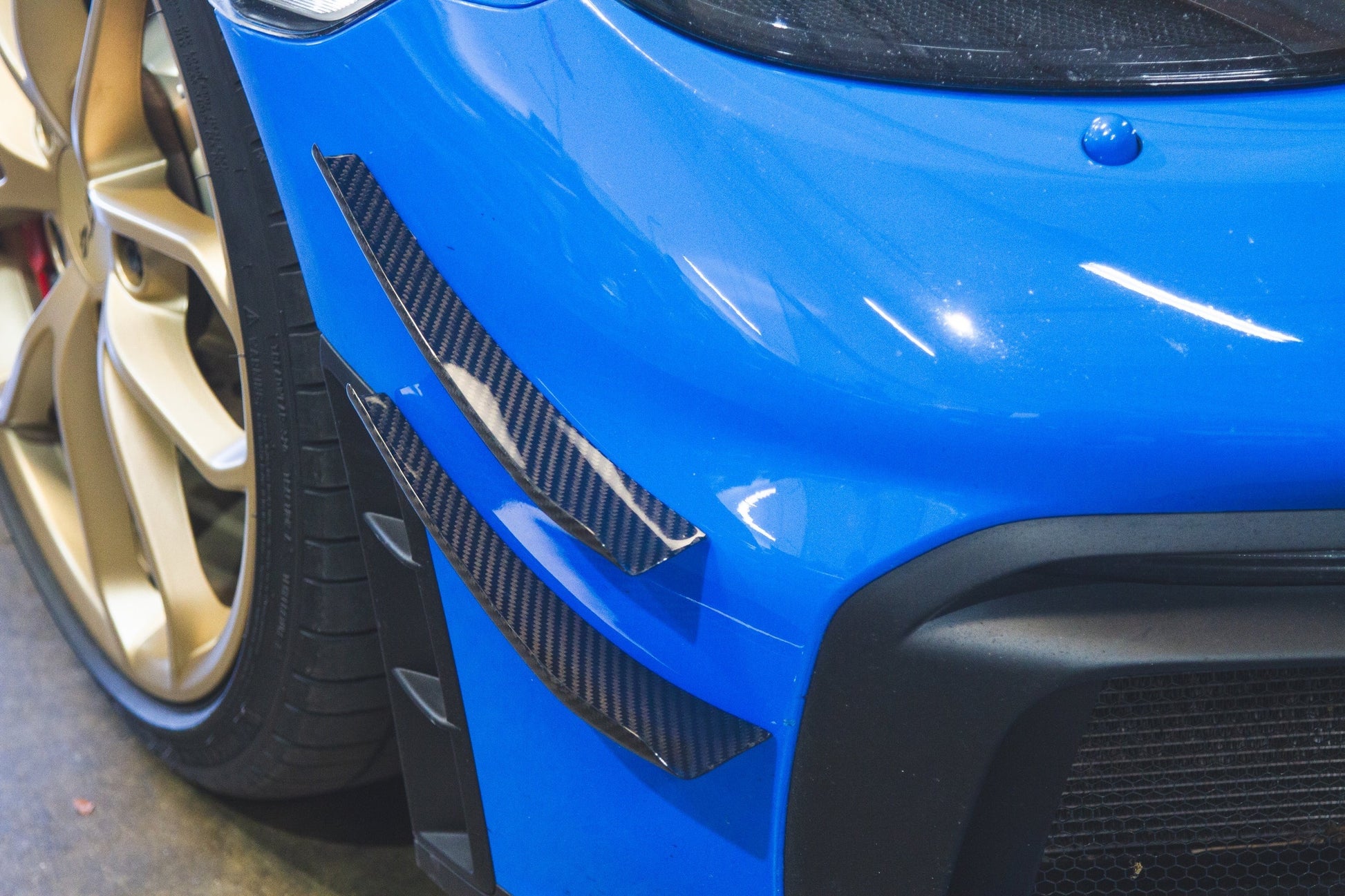APR PERFORMANCE CARBON FIBRE CANARDS