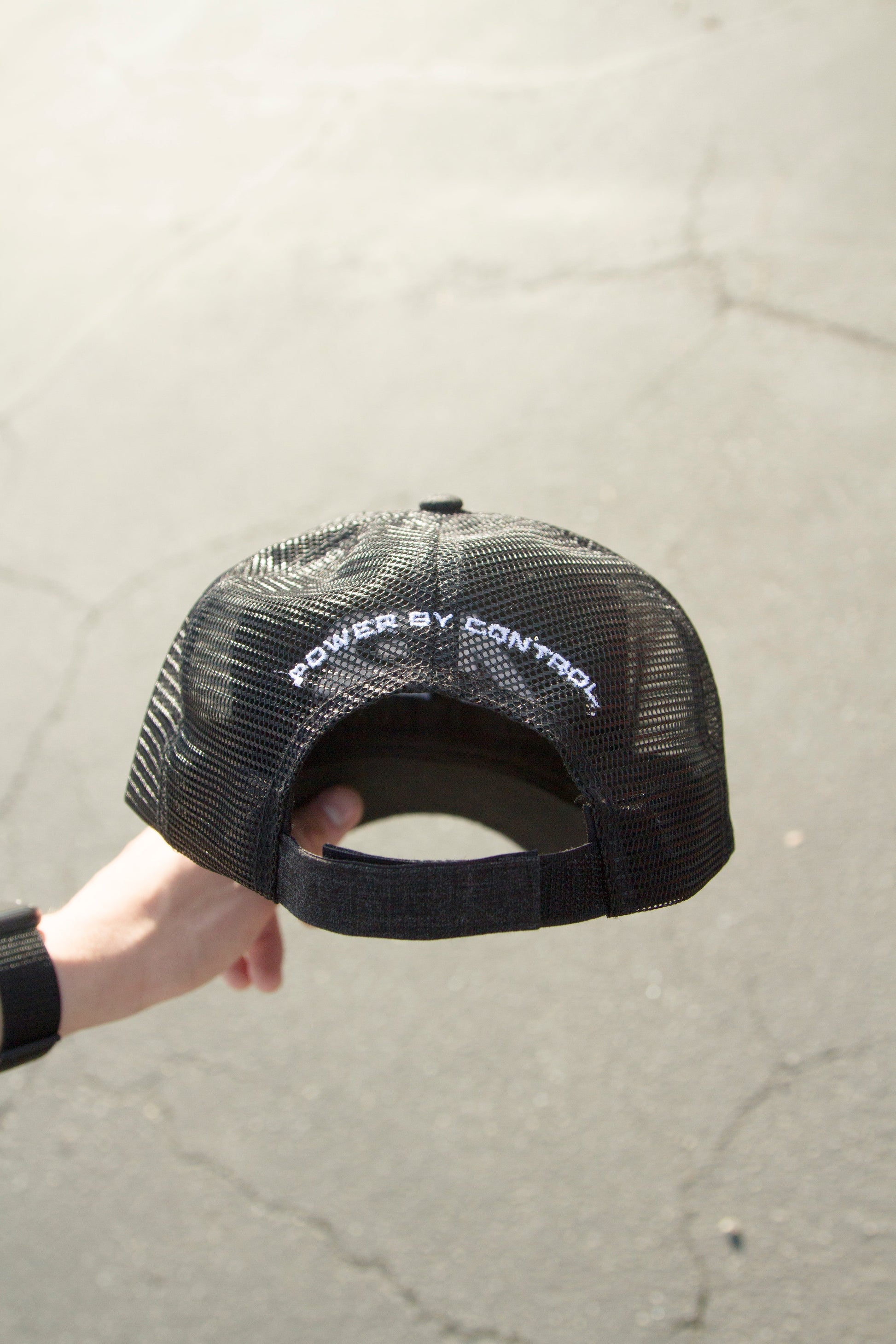 APR PERFORMANCE TRUCKER HAT