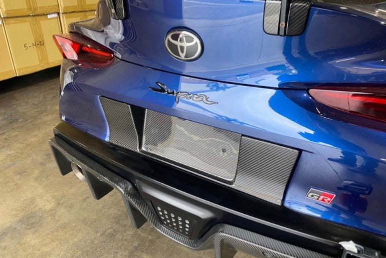 APR PERFORMANCE CARBON FIBRE LICENSE PLATE BACKING