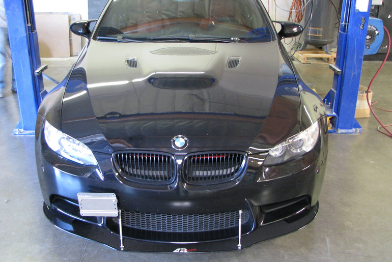 APR PERFORMANCE CARBON FIBRE FRONT WIND SPLITTER W/RODS