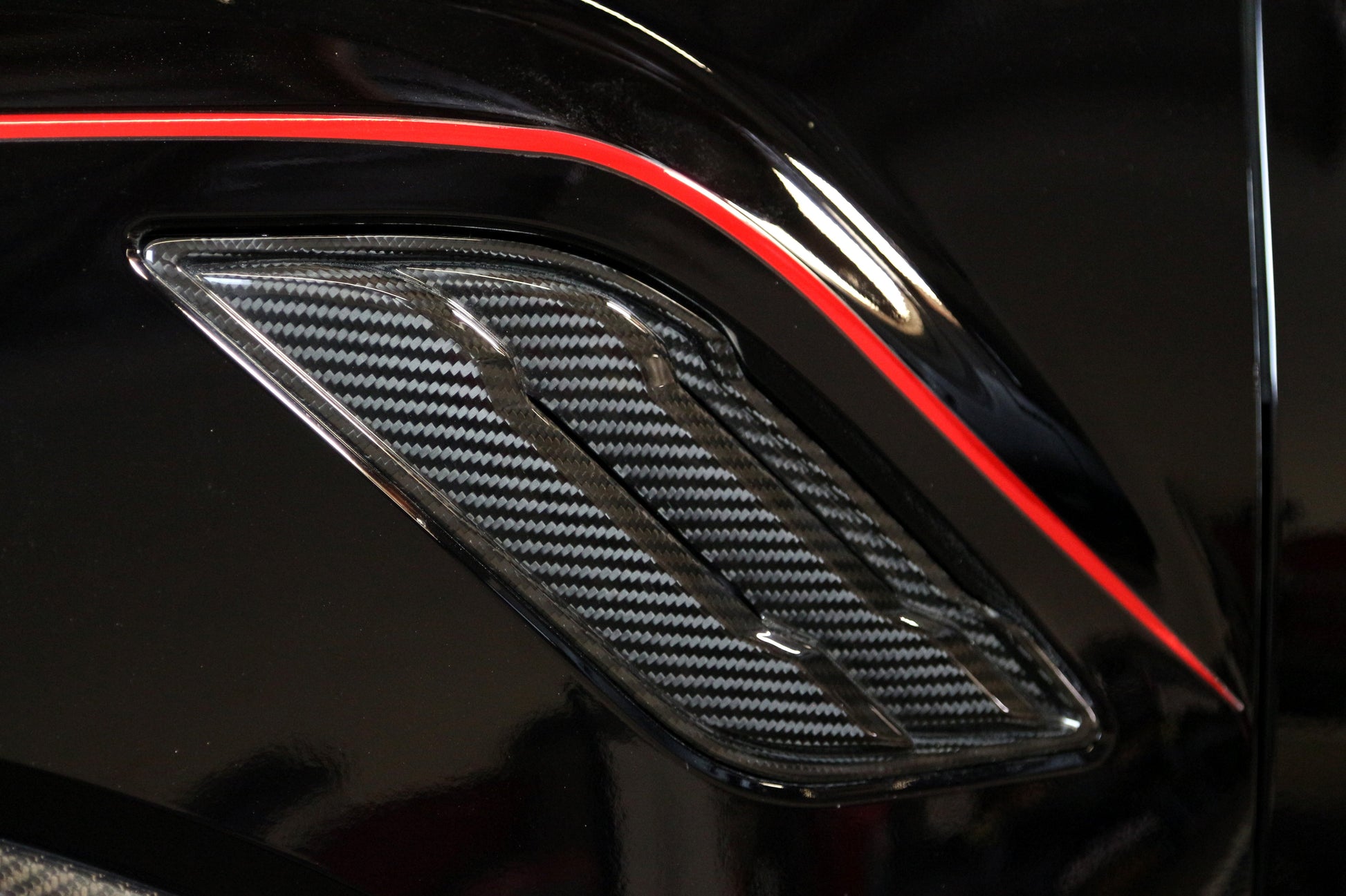 APR PERFORMANCE CARBON FIBRE FENDER VENTS