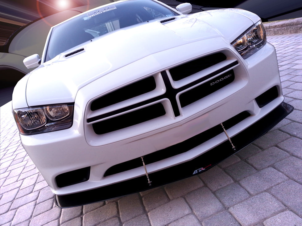 APR PERFORMANCE CARBON FIBRE FRONT WIND SPLITTER W/RODS