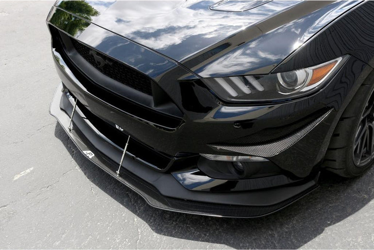 APR PERFORMANCE CARBON FIBRE FRONT BUMPER CANARDS