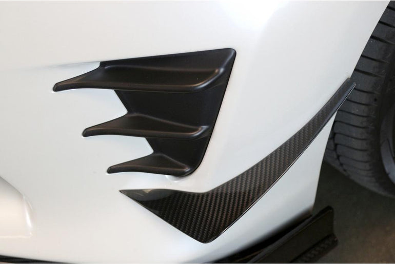 APR PERFORMANCE CARBON FIBRE FRONT BUMPER CANARDS