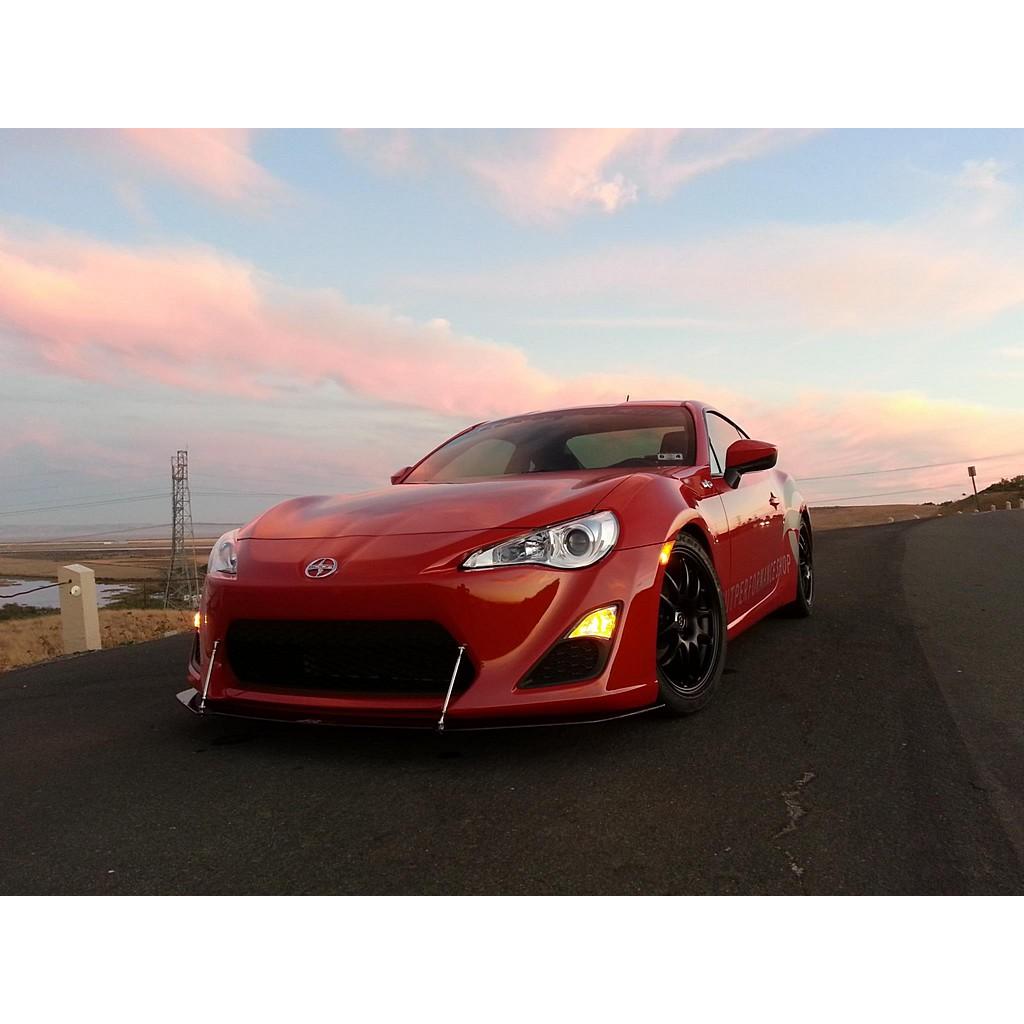 APR PERFORMANCE CARBON FIBRE FRONT WIND SPLITTER W/RODS