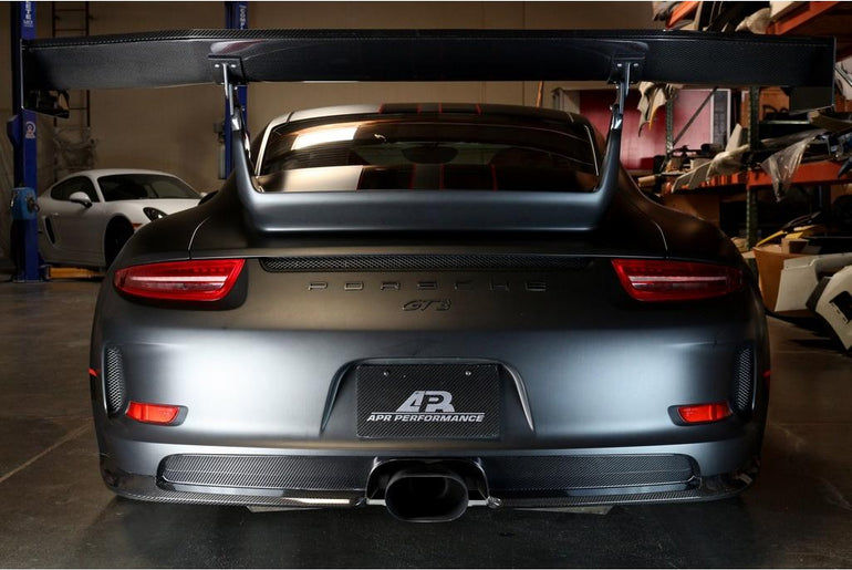 APR PERFORMANCE CARBON FIBRE REAR DIFFUSER