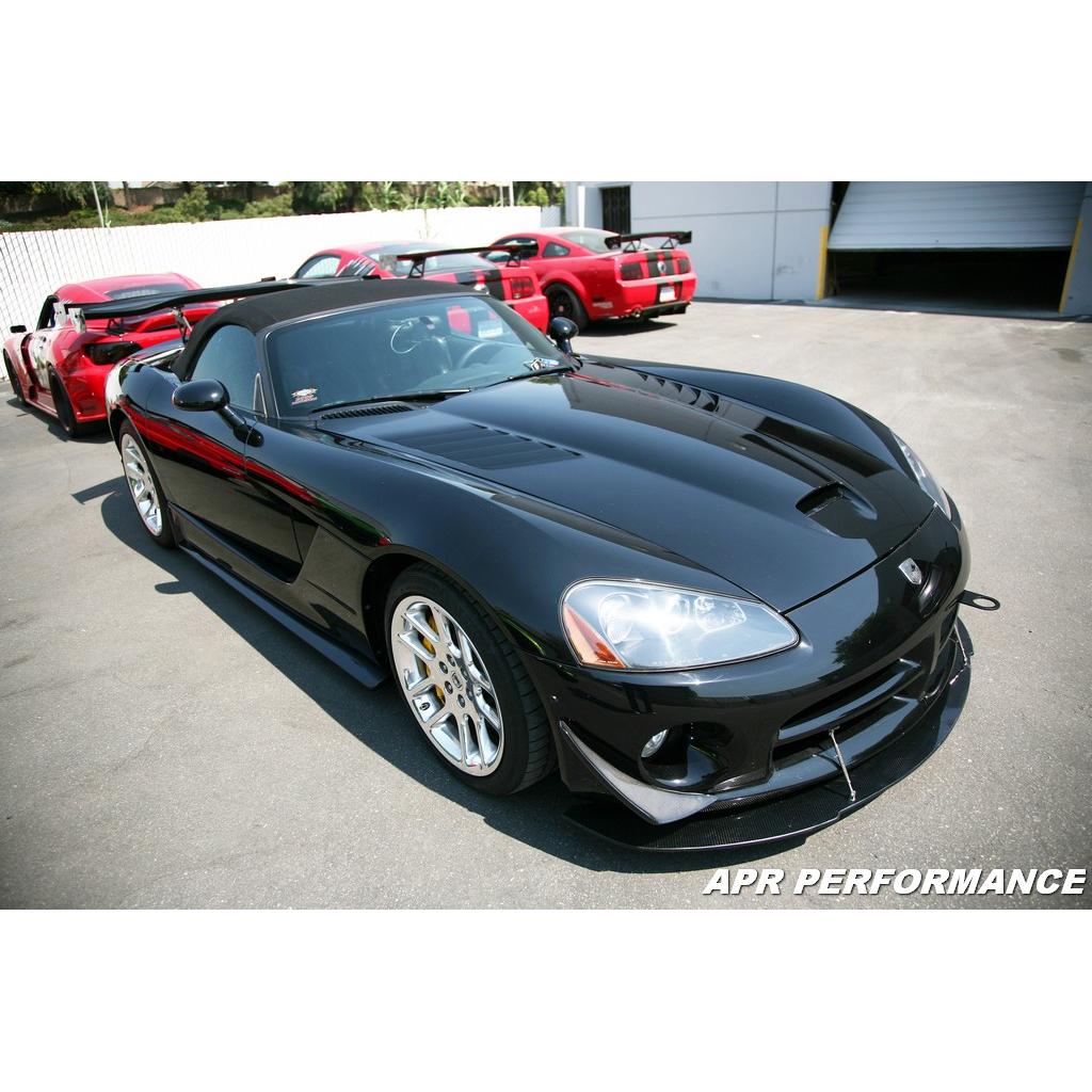 APR PERFORMANCE CARBON FIBRE HONEYCOMB FRONT WIND SPLITTER W/RODS