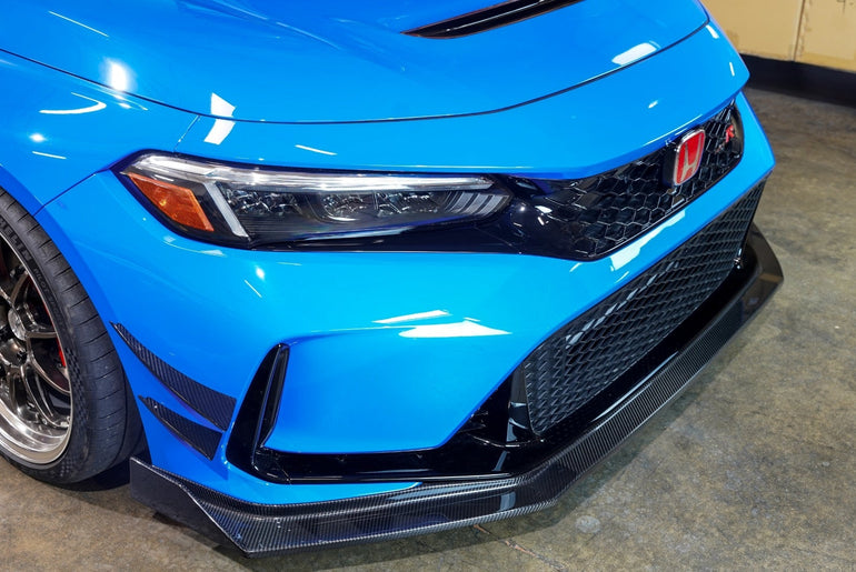 APR PERFORMANCE CARBON FIBRE FRONT BUMPER CANARDS